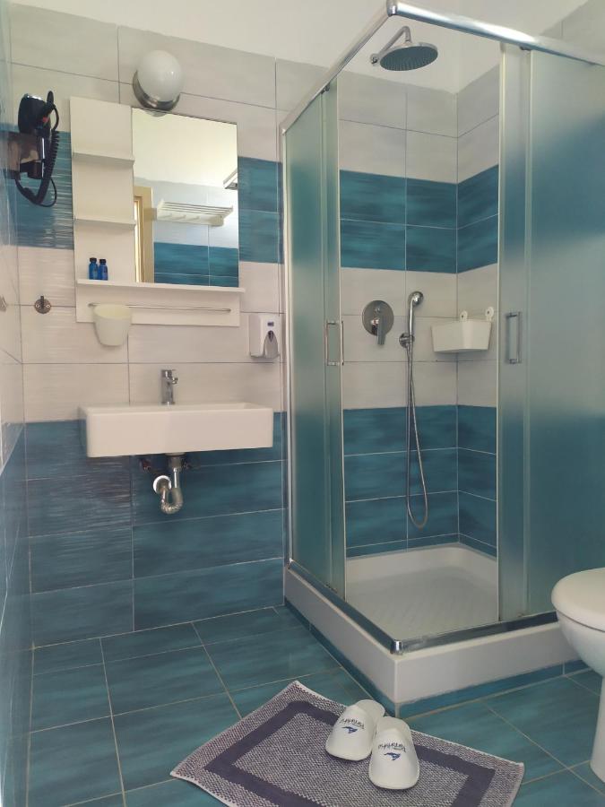 Hotel Paraktio Nea Kallikrateia ภายนอก รูปภาพ